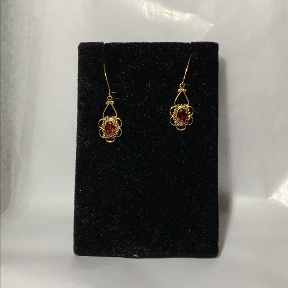 ⭐️America’s Leading Jeweler garnet gold earrings